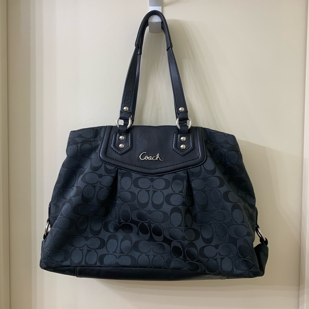Coach shoulder bag